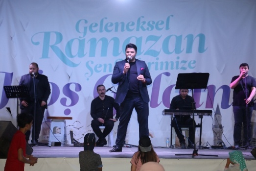 RAMAZAN ETKİNLİĞİNDE HASAN DURSUN SAHNE ALDI