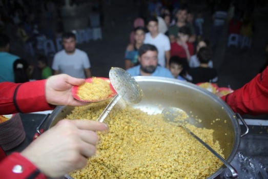 ULUSLARARASI KARAMAN TÜRK DÜNYASI ŞÖLENİ COŞKUYLA BAŞLADI