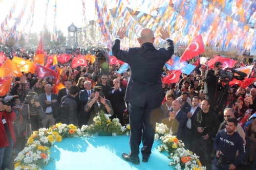 ŞAHİN'İN KARAMAN SEVDASI GÖNÜLLERDE YANKI BULDU