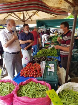 ABİDİN ÇAĞLAYAN PAZAR MÜŞTERİ VE ESNAFINI DA YALNIZ BIRAKMADI