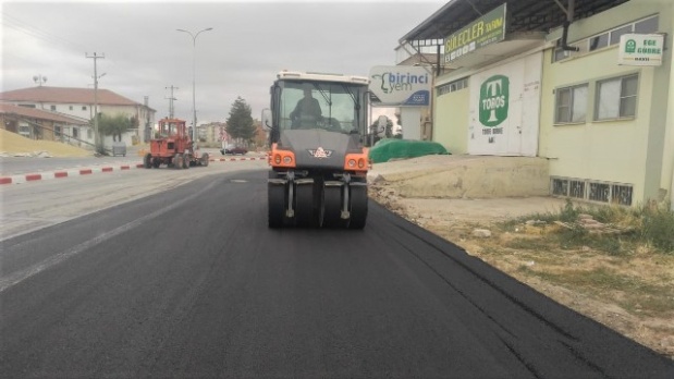 KARAMAN’DA ASFALT ÇALIŞMALARI HIZ KESMİYOR