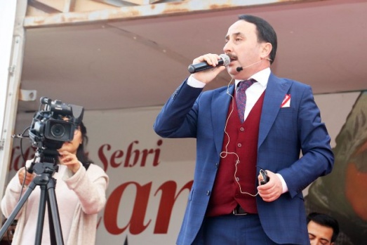 İLK İFTAR SOFRASI TOPUCAK MEYDANI’NDA KURULDU