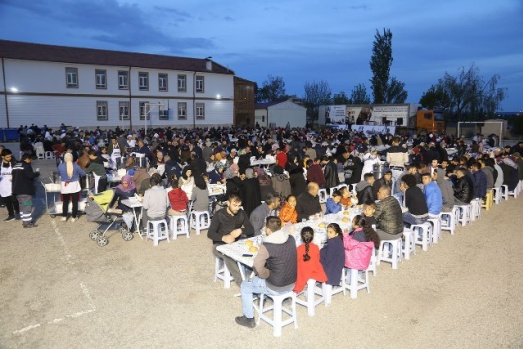 İFTAR SOFRASI ATATÜRK MAHALLESİ’NE KURULDU