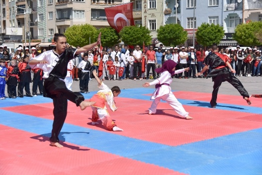 KARAMAN'DA 19 MAYIS COŞKUSU