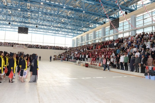 KMÜ'DE MEZUNİYET COŞKUSUNU YAŞADI