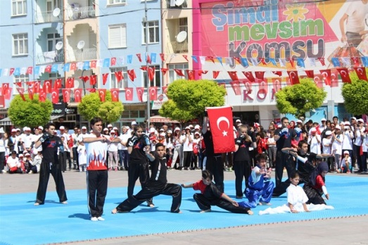 19 MAYIS COŞKUYLA KUTLANDI