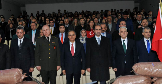 Karaman'da Anadolu Lisesi 18 mart anma programı düzenledi