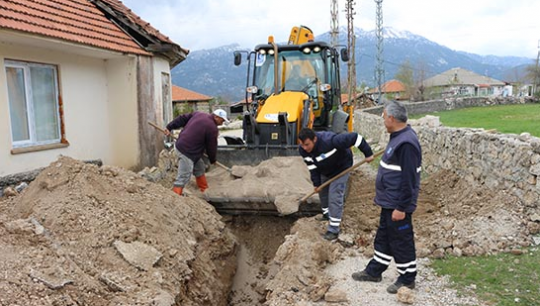 İçme suyu hatlarını yeniliyor