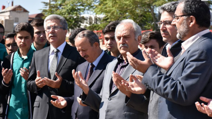 Karaman'da  İkinci yardım tırı dualarla gönderildi