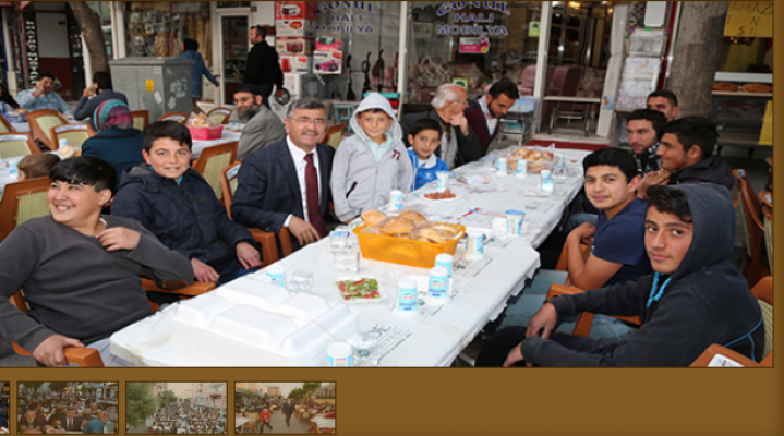 İkinci İftar sofrası Paşa Camii önünde gerçekleştirildi