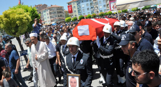 Şehit Polis Memuru Karaman'da Son Yolculuğuna Uğurlandı