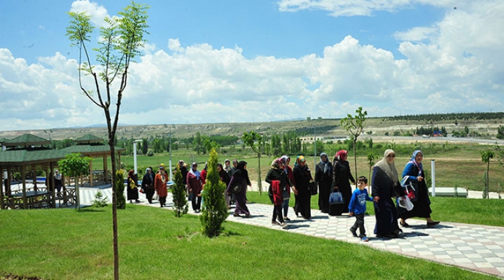 HANIM GEZİLERİNE İKİ MAHALLE KATILDI