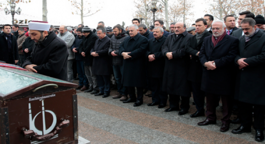 Başbakan Yıldırım, Nebahat Uras’ın cenaze namazına katıldı