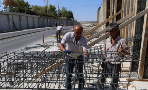 Siyahser ve Beyazkent üst geçit çalışması devam ediyor