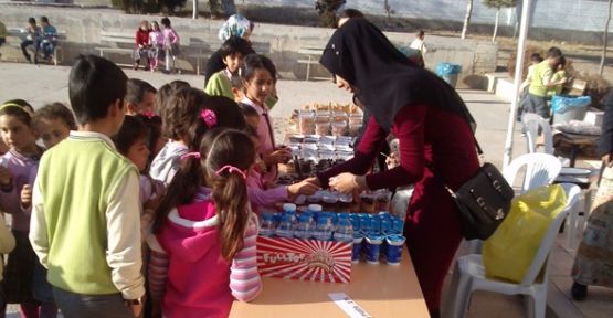 Karaman Hamza Anaç İlkokulu Kermes Düzenledi