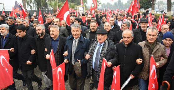 Mersin'de Barış ve Kardeşlik İçin Bayrağını Al Da Gel yürüyüşü düzenlendi