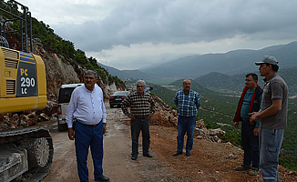 İlçe mahallelerde yol genişletme çalışmaları devam ediyor